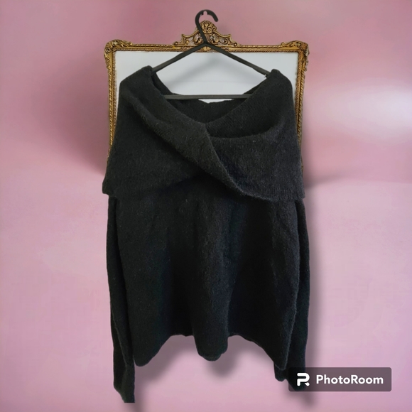Witchery Sweaters - Witchery | Sweater Black Wool - Size S | Twist Front